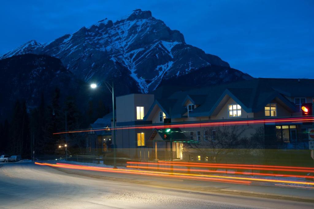 Ywca Banff Hotel Ngoại thất bức ảnh