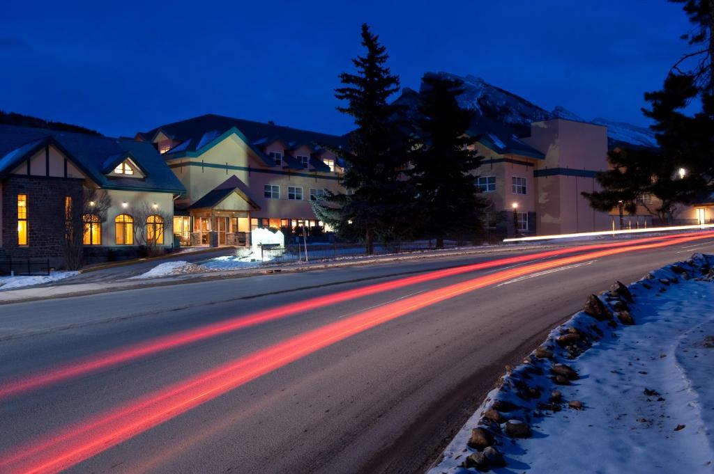 Ywca Banff Hotel Ngoại thất bức ảnh